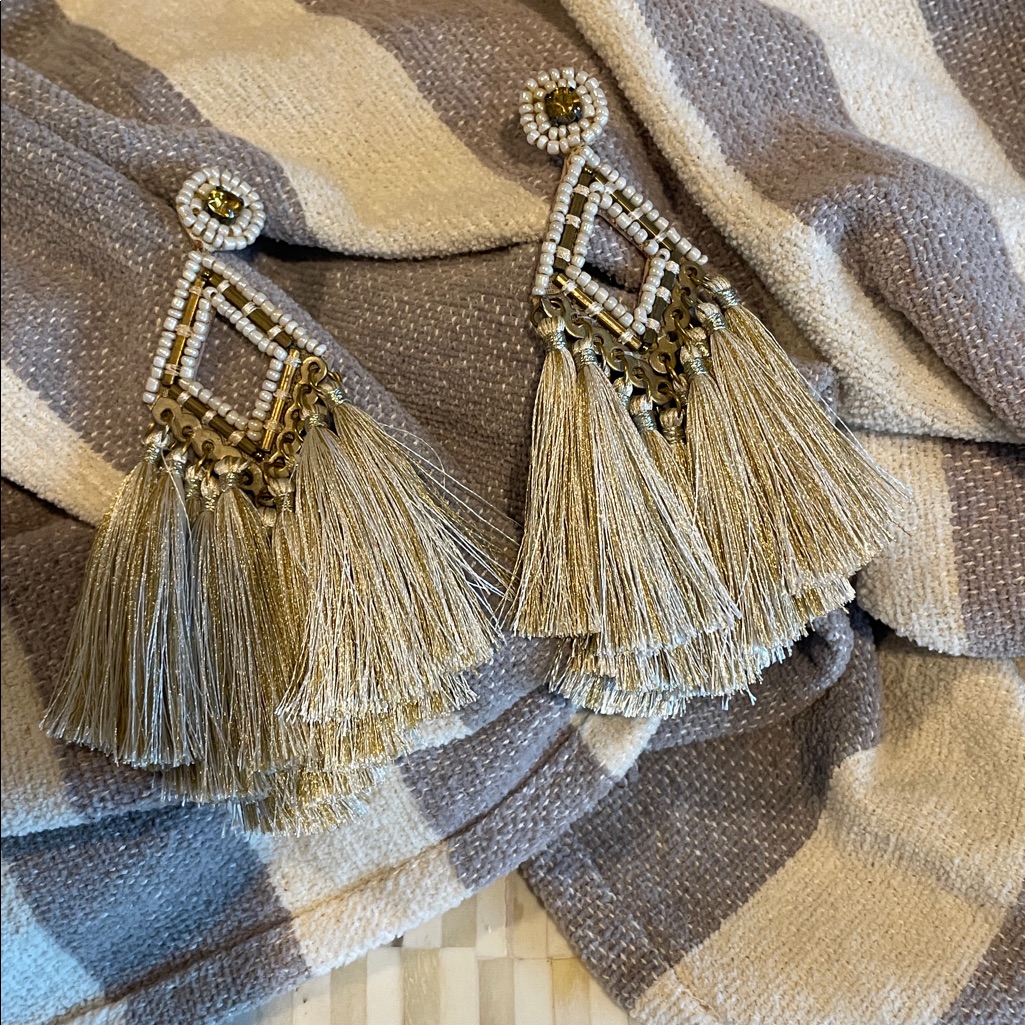 Deepa Gurnani Elegant Tan And Gold Tassel EarringsBw 40$